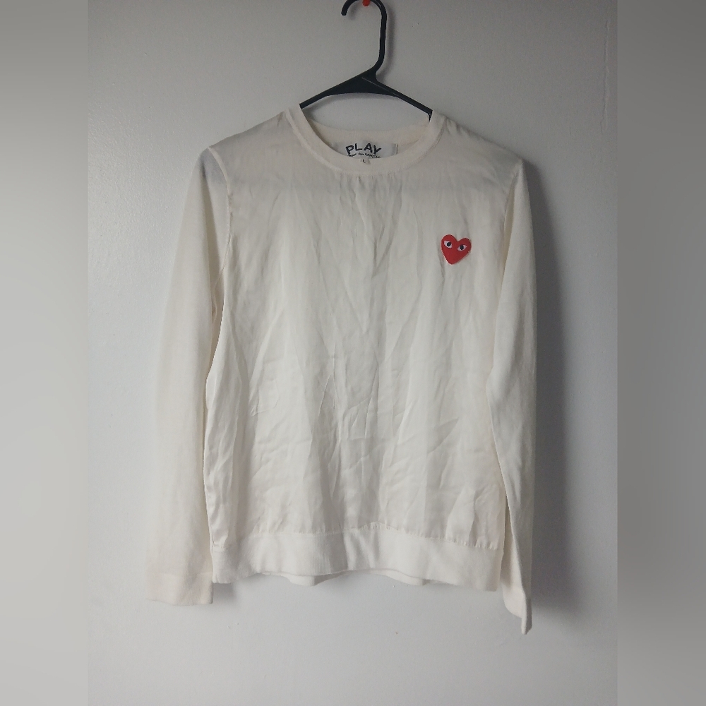 Comme des Garçons PLAY White Crewneck Sweater with Red Heart Logo